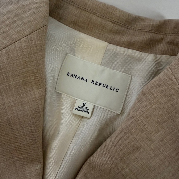 Banana Republic Women's Light Brown Blazer - Picture 4 of 5